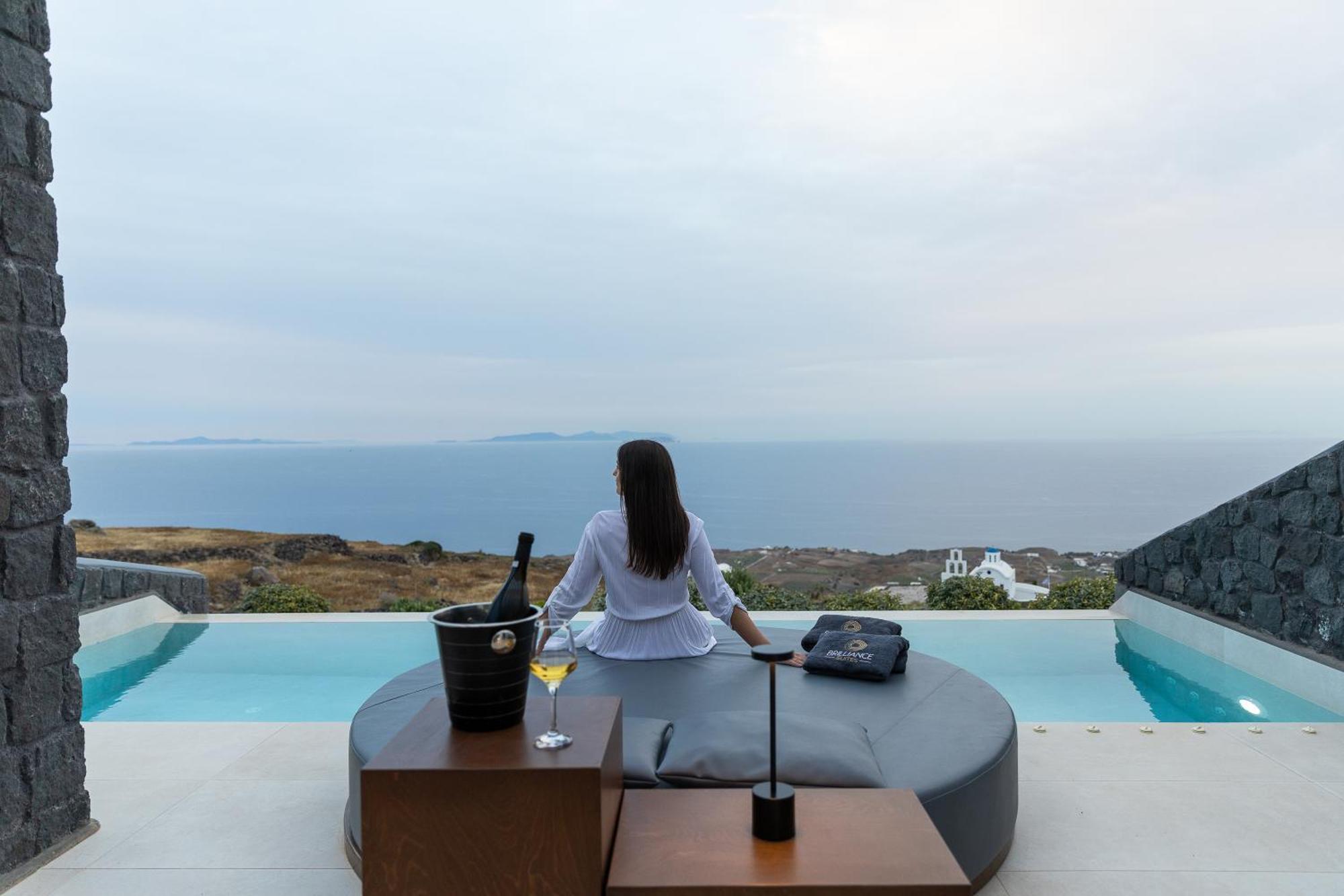 Brilliance Suites (Adults Only) อิเมโรวิยอน ภายนอก รูปภาพ