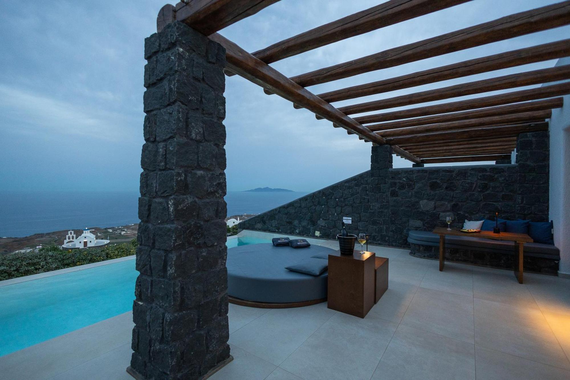 Brilliance Suites (Adults Only) อิเมโรวิยอน ภายนอก รูปภาพ