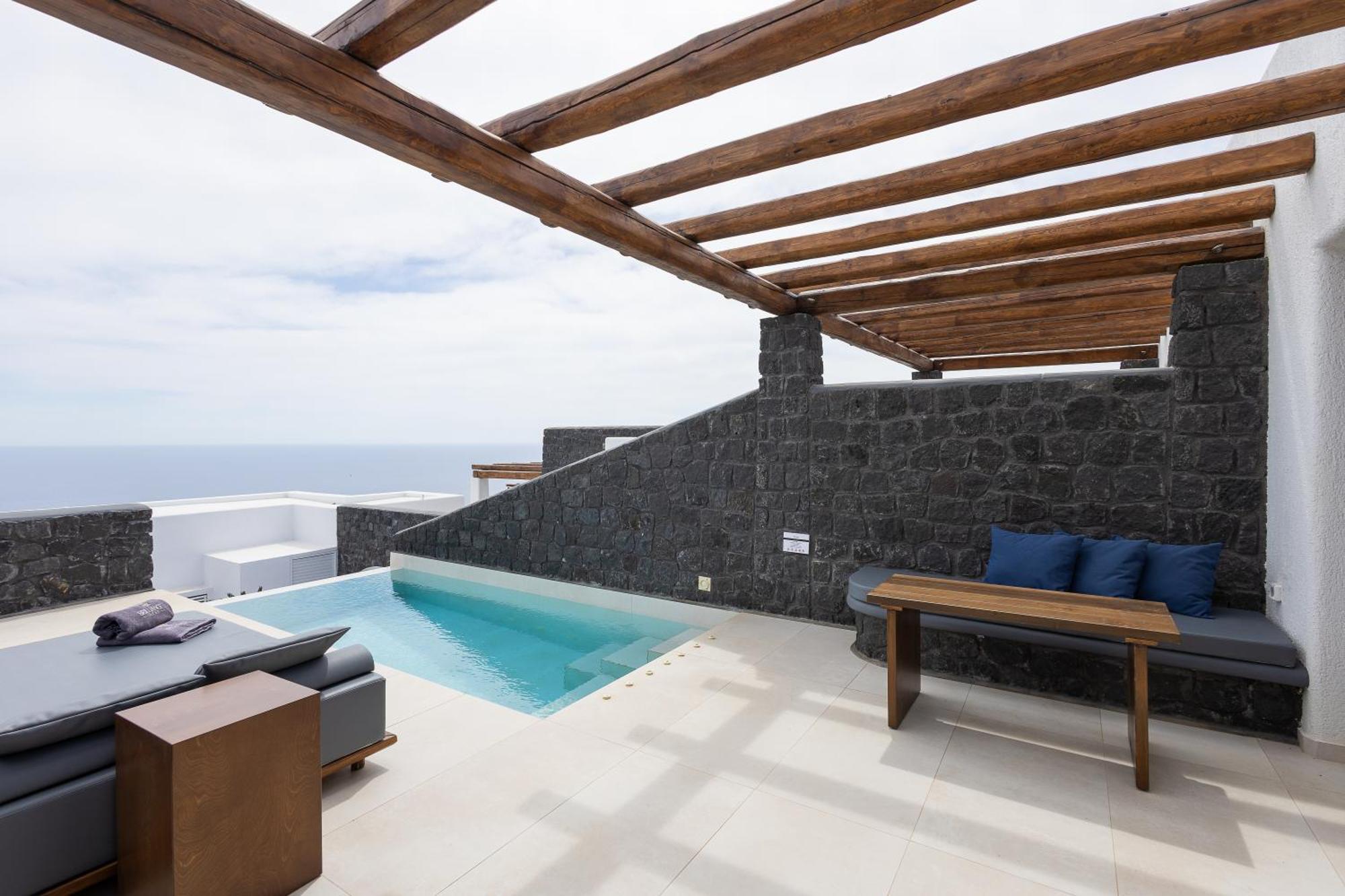 Brilliance Suites (Adults Only) อิเมโรวิยอน ภายนอก รูปภาพ
