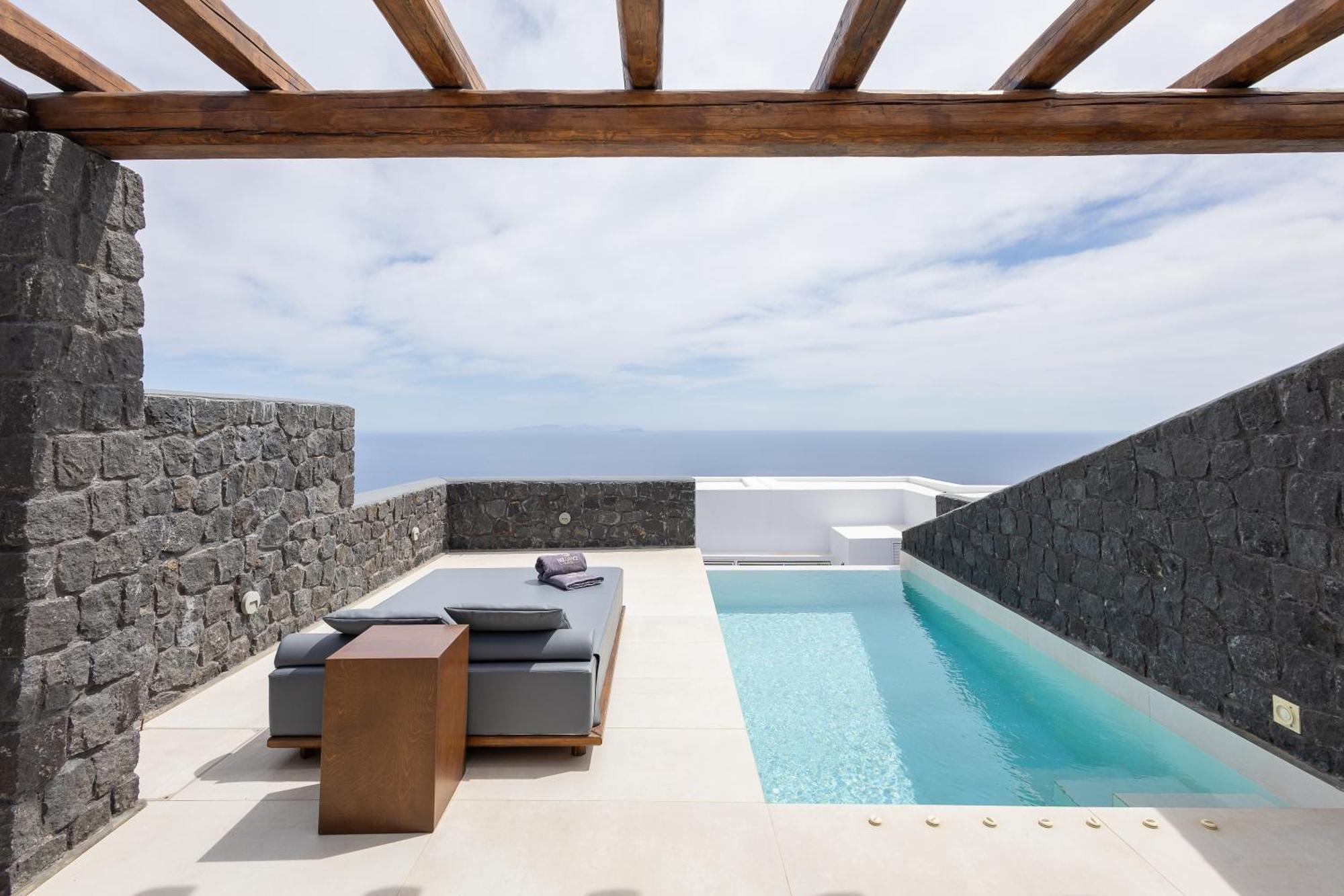 Brilliance Suites (Adults Only) อิเมโรวิยอน ภายนอก รูปภาพ